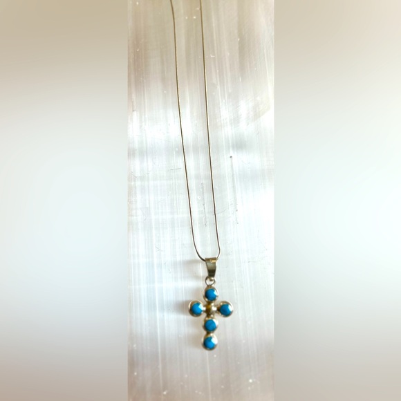 Silver and turquoise cross pendant - Picture 2 of 3
